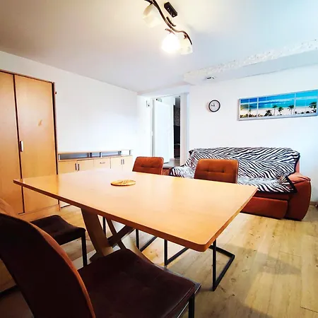 Cozy Corner With Kitchen& Private Bath בית הארחה 3*